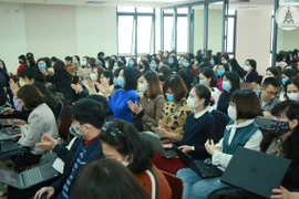  Miễn toàn bộ học phí học trực tuyến cho học sinh