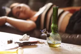 Cô gái nghi nhiễm nCoV tụ tập dùng ma túy cùng 12 người