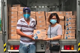 Vạn ly sữa, vạn yêu thương của Cô Gái Hà Lan góp sức cùng TPHCM và Bình Dương chống dịch