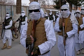 Hỗn loạn Afghanistan, Taliban phải chiến với nhóm kháng chiến, IS và nội bộ