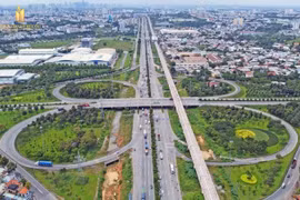 Giật mình mức giá làm đường vành đai 3,4 của TP. HCM