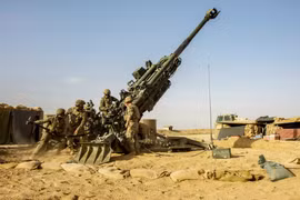 Quân đội Mỹ diễn tập bắn đạn thật bảo vệ “mỏ dầu” ở Syria