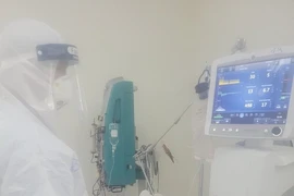 Thay huyết tương cứu sống 2 bệnh nhân liệt vận động vì hội chứng hiếm gặp do COVID-19