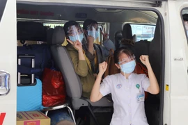 Y bác sĩ TPHCM chi viện cho các bệnh viện dã chiến