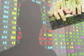 Chứng khoán "tắm đỏ": Đau vì mất tiền, ức chế với hệ thống!