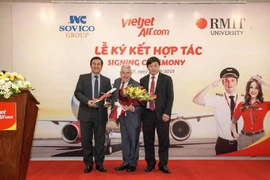 RMIT "bắt tay" Sovico và Vietjet đào tạo hàng không