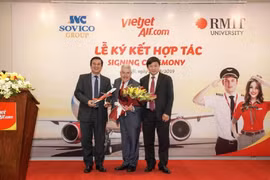 RMIT "bắt tay" Sovico và Vietjet đào tạo hàng không