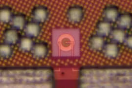  Phát triển loại LED tích hợp trực tiếp vào chip máy tính