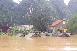 Có phải di dân nếu Trung Quốc tăng xả lũ?