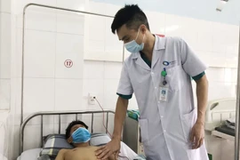 Nút mạch cứu bệnh nhân vỡ gan độ V