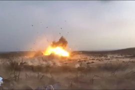 Video Iran tập trận với tên lửa đạn đạo, bom thông minh và UAV cảnh báo Mỹ