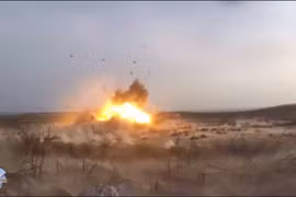 Video Iran tập trận với tên lửa đạn đạo, bom thông minh và UAV cảnh báo Mỹ