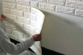 Tấm dán tường 3D không chống ẩm, nấm mốc