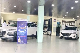 Ô tô giảm giá kịch sàn vẫn vắng khách