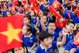 Sáng nay 1/9, học sinh cả nước tựu trường năm học 2020-2021