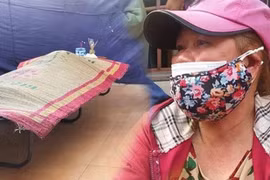 Bà ngoại bé 5 tuổi bị ném xuống sông: Lúc cha bế đi, tay cháu vẫn cầm bình sữa