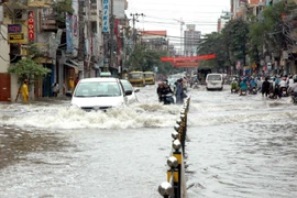 Rà soát, đánh giá thực trạng ngập úng đô thị Hà Nội, TP HCM