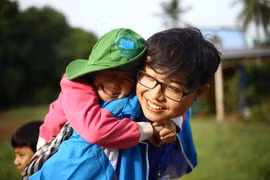 Không phải cứ nói to: "Tôi yêu nước" sẽ là yêu nước