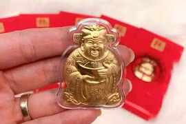 Thần Tài, trâu vàng giá 15.000 đồng đắt khách