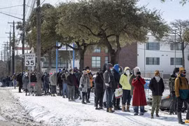 Dân Texas giận dữ vì mất điện, thiếu nước