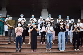 Thêm 18 bệnh nhân ra viện