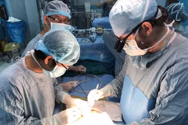 TPHCM: Ghép gan thành công cho bé sinh non, suy gan giai đoạn cuối 