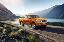 Bán tải Nissan Navara ưu đãi khủng dịp 30/4