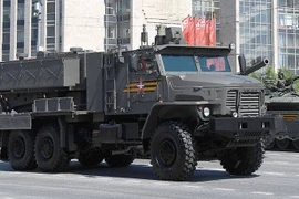 Cuối năm 2020: Nga đưa tổ hợp pháo phản lực nhiệt áp mới TOS-2 vào biên chế