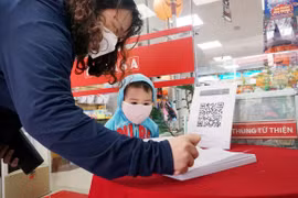 Quét mã QR: Nơi quản chặt, chỗ phớt lờ