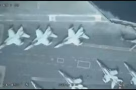 Vệ binh Iran công bố video quay tàu sân bay, cảnh báo Mỹ