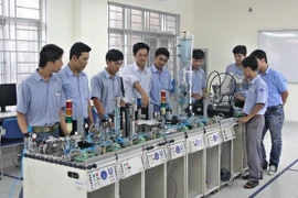 Nhân Ngày Kỹ năng lao động Việt Nam 4/10, Chủ tịch nước Nguyễn Xuân Phúc có Thư kêu gọi đồng hành nâng tầm kỹ năng lao động "Vì một Việt Nam chiến thắng dịch bệnh và phát triển thịnh vượng".