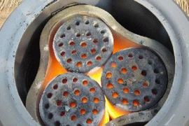 Hấp cá bằng than tổ ong, 4 người tử vong