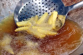 Bạn có biết cách sử dụng dầu ăn an toàn?