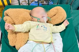 Cứu trẻ sơ sinh quấy khóc bú kém đe dọa tử vong