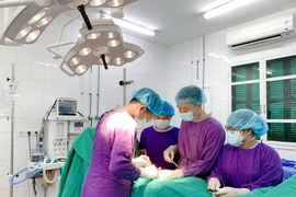 Vỡ tinh hoàn sau va chạm khi chơi bóng đá