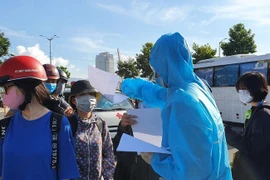 Đề nghị lập tàu hỏa “giải cứu” 10.000 người mắc kẹt rời Đà Nẵng