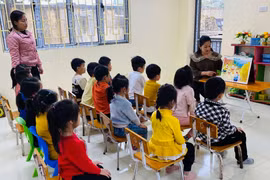 Thành phố Hà Nội hỗ trợ giáo dục mầm non: ''Cú hích'' cho sự nghiệp trồng người