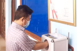 Máy phun hơi rửa tay khô tự động