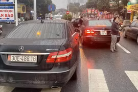Từ vụ 2 xe Mercedes trùng BKS 'chạm mặt nhau' trên đường ở Hà Nội: Công an phá đường đây làm biển số giả