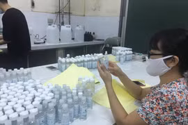 Trường đại học "chia lửa" với tuyến đầu chống dịch