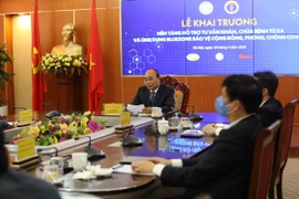 Thủ tướng: Bác sĩ phải giỏi, thông thạo thì mới có thể khám chữa bệnh từ xa