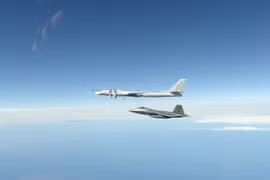 Nga – Mỹ "vờn nhau" liên tục bằng máy bay ném bom chiến lược 