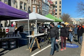 Mỹ treo cờ rủ tưởng niệm 500.000 người tử vong vì dịch COVID-19