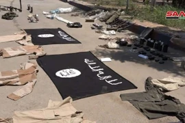Quân đội Syria phát hiện căn cứ bí mật, thu giữ kho vũ khí lớn của IS tại Deir Ezzor