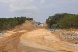 Thủ tướng yêu cầu khởi công 3 dự án cao tốc Bắc - Nam trong tháng 8