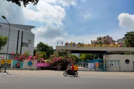 Sai phạm kinh doanh bể bơi tại Trường Tiểu học Dịch Vọng B: “Bí ẩn” vai trò của UBND quận Cầu Giấy?