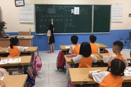 Loại thêm sách đạo đức 1 - Công nghệ giáo dục ở vòng 2