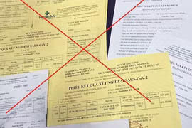 Bắt giám đốc làm giả hàng trăm phiếu xét nghiệm COVID-19 bán cho công nhân, lái xe