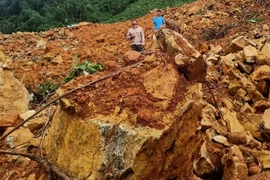 Lên phương án nổ mìn thông đường vào Rào Trăng 3