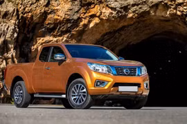 Nissan Navara mới giảm giá 36 triệu đồng